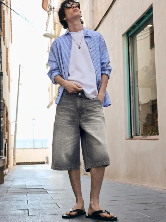Zdjęcie produktu Bershka Bermudy Jeansowe Skater Mężczyzna Szary