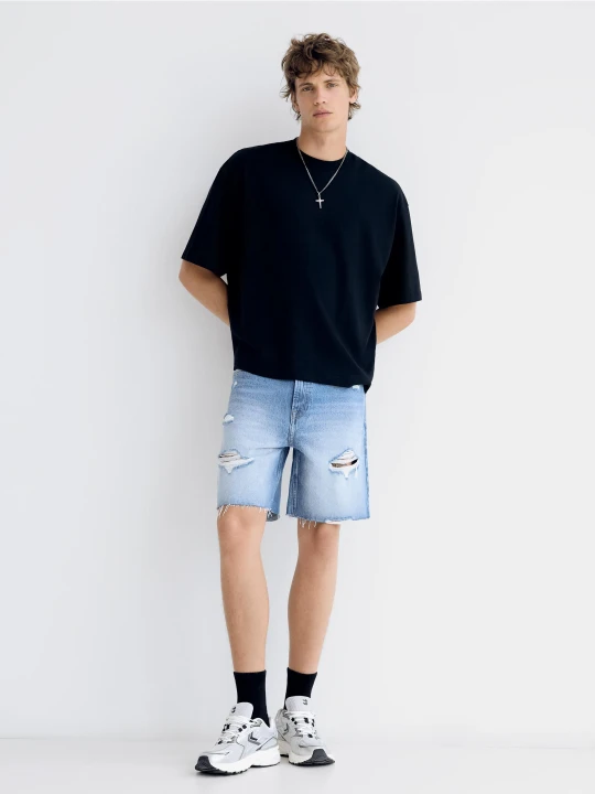 Zdjęcie produktu Bershka Bermudy Jeansowe Z Przetarciami Mężczyzna Wyblakły Niebieski