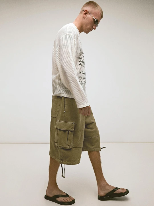 Zdjęcie produktu Bershka Bermudy Jort Cargo Z Efektem Spranego Dżinsu Mężczyzna Khaki