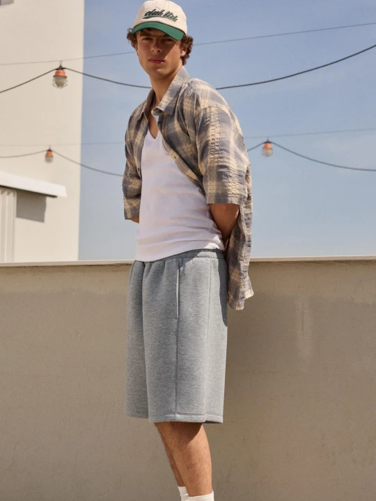 Zdjęcie produktu Bershka Bermudy Oversize Z Efektem Neoprenu Mężczyzna Szary