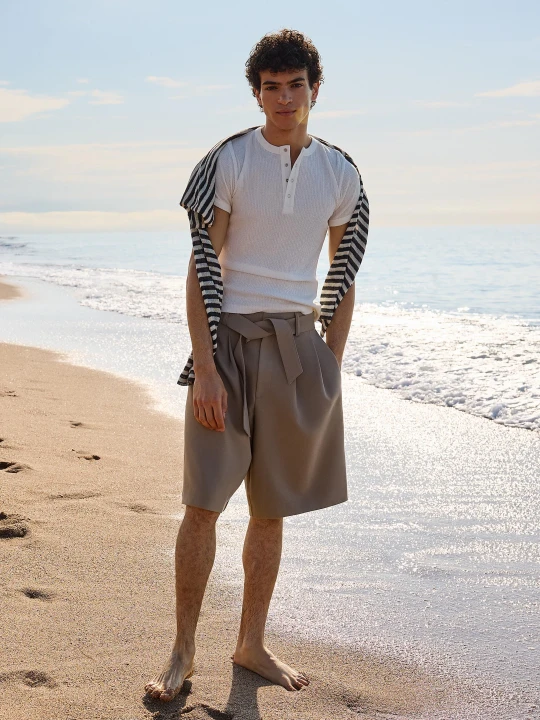 Zdjęcie produktu Bershka Bermudy Wide Leg Z Paskiem Mężczyzna Ciemnobeżowy