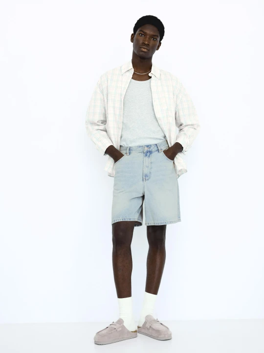 Zdjęcie produktu Bershka Bermudy Z Denimu Mężczyzna Wyblakły Niebieski