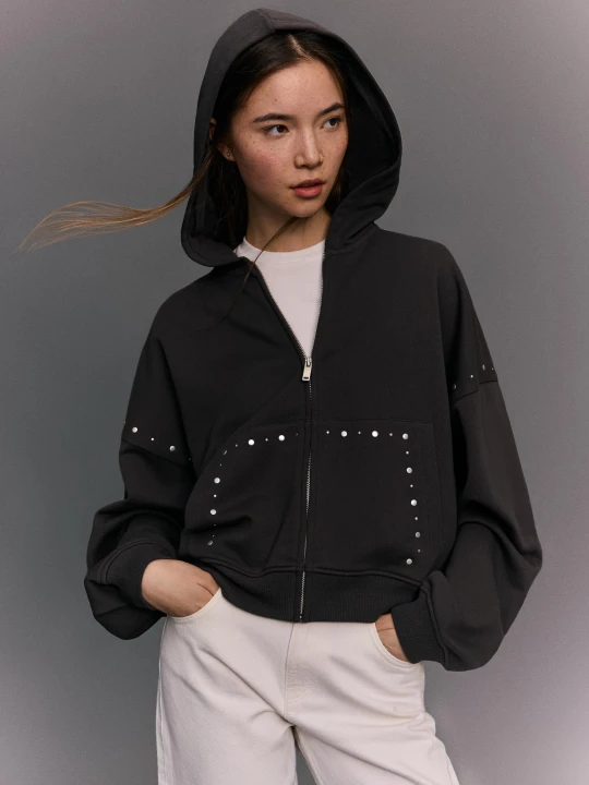 Zdjęcie produktu Bershka Bluza Z Kapturem, Suwakiem I Ćwiekami Kobieta Ciemnoszary
