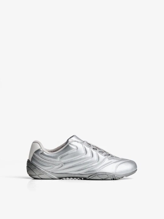 Zdjęcie produktu Bershka Buty Sportowe Do Piłki Nożnej Kobieta Szary