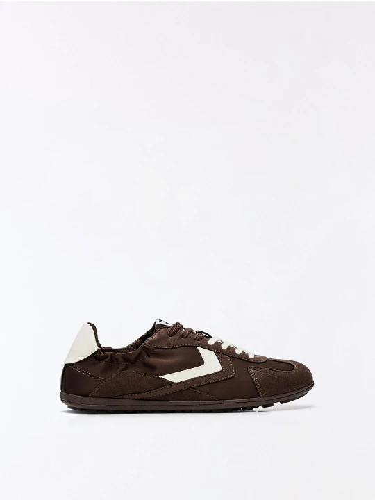 Zdjęcie produktu Bershka Buty Sportowe Retro Na Cienkiej Podeszwie Kobieta Brązowy