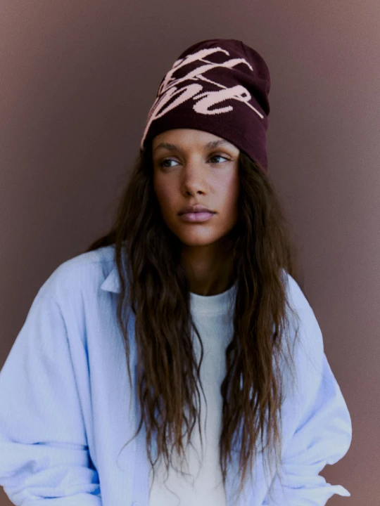 Zdjęcie produktu Bershka Czapka Beanie Z Graficznym Wzorem Kobieta Bordowy