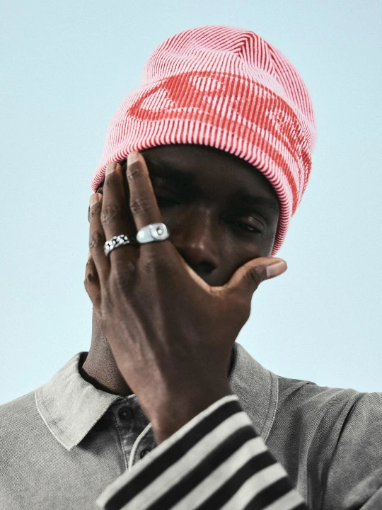 Zdjęcie produktu Bershka Czapka Beanie Z Nadrukiem Mężczyzna Różowy