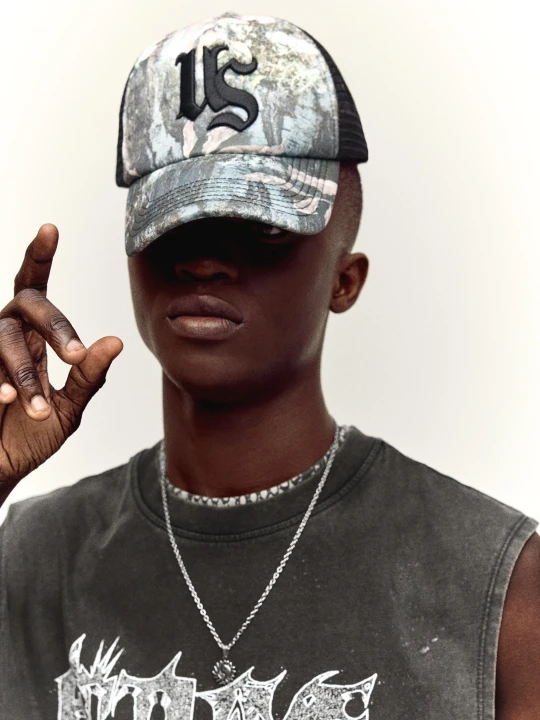 Zdjęcie produktu Bershka Czapka Trucker Z Nadrukiem Mężczyzna Zielony