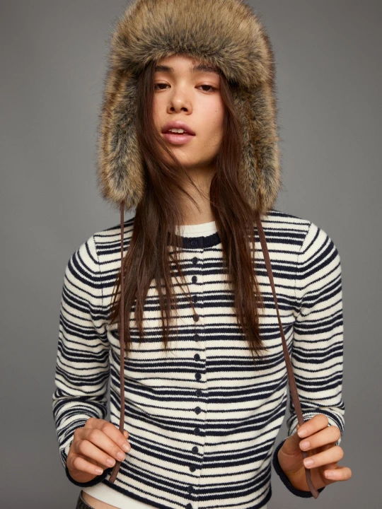 Zdjęcie produktu Bershka Czapka Ze Sztucznego Futerka Kobieta Beżowy