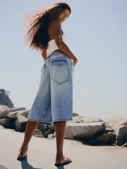 Zdjęcie produktu Bershka Denimowe Bermudy O Kroju Slouchy Kobieta Jasnoniebieski