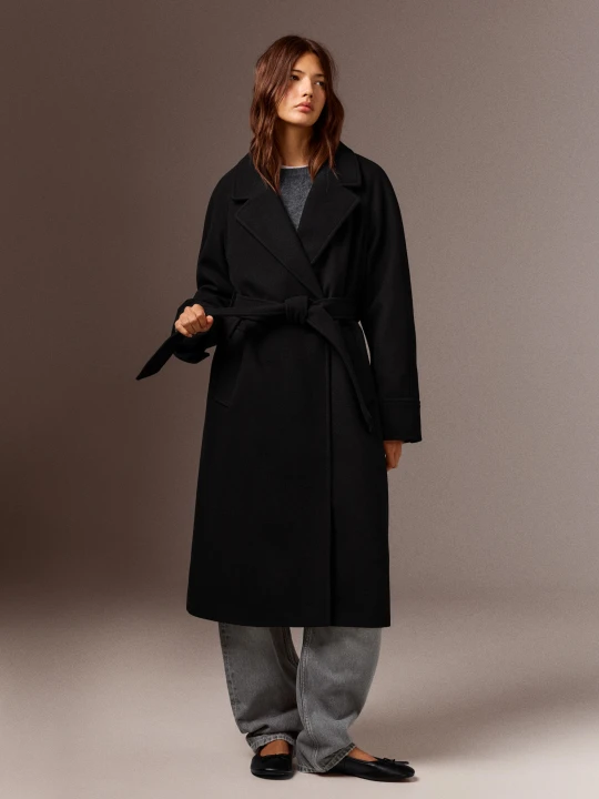 Zdjęcie produktu Bershka Długi Płaszcz Soft Touch Z Paskiem Kobieta Czarny