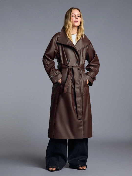 Zdjęcie produktu Bershka Długi Trencz Ze Sztucznej Skóry Z Paskiem Kobieta Bordowy