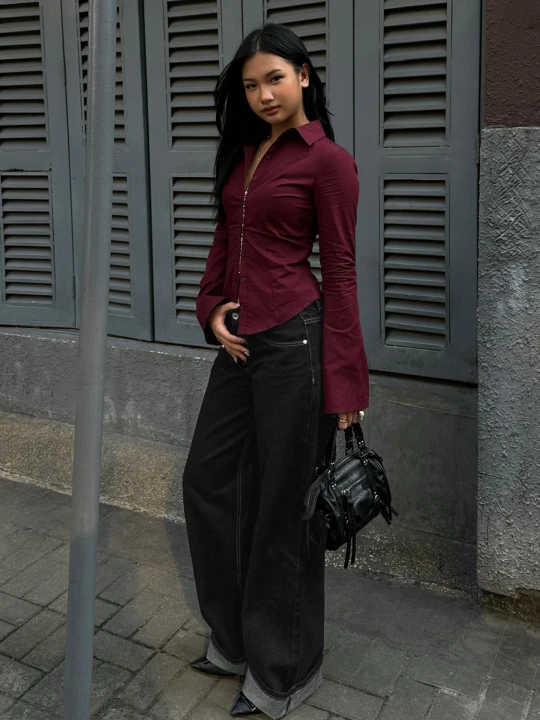 Zdjęcie produktu Bershka Dopasowana Koszula Z Rozszerzanym Rękawem Kobieta Rubinowy