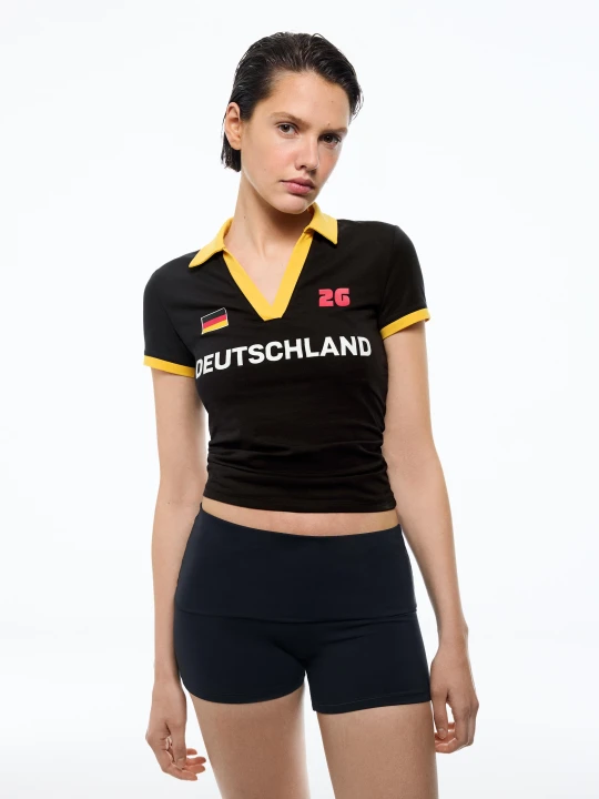 Zdjęcie produktu Bershka Dopasowana Koszulka Polo Fifa World Cup™ Niemcy Kobieta Czarny