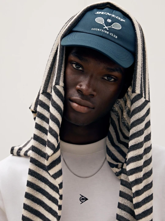 Zdjęcie produktu Bershka Haftowana Czapka Dunlop Mężczyzna Niebieski