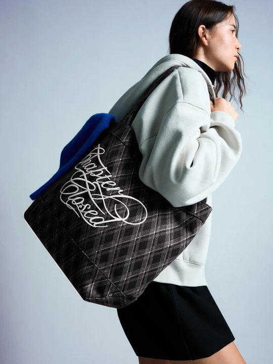 Zdjęcie produktu Bershka Haftowana Torba Tote W Kratę Kobieta Brązowy