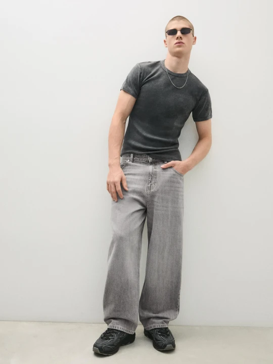 Zdjęcie produktu Bershka Haftowane Jeansy O Kroju Neobarrel Mężczyzna Szary