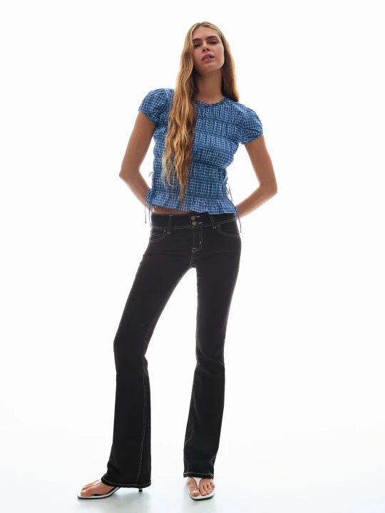 Zdjęcie produktu Bershka Jeansy Bootcut Z Niskim Stanem I Klapami Kobieta Szary