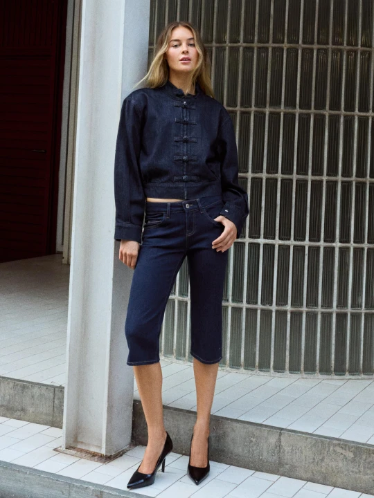 Zdjęcie produktu Bershka Jeansy Capri Kobieta Granatowy