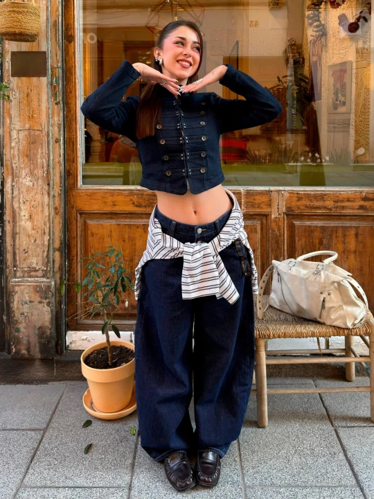 Zdjęcie produktu Bershka Jeansy O Kroju Baggy Barrel Z Niskim Stanem Kobieta Granatowy
