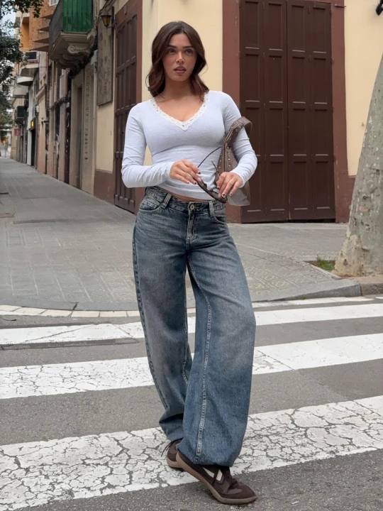 Zdjęcie produktu Bershka Jeansy O Kroju Baggy Barrel Z Niskim Stanem Kobieta Niebieski