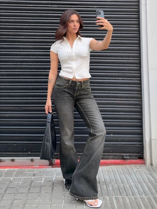 Zdjęcie produktu Bershka Jeansy O Kroju Baggy I Flare Kobieta Srebrny
