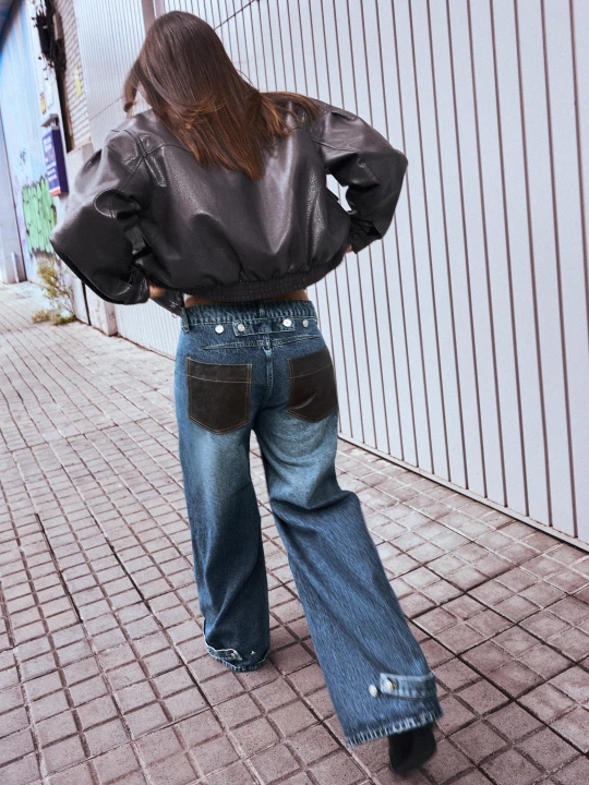 Zdjęcie produktu Bershka Jeansy O Kroju Barrel, Wysoki Stan, Kieszeń, Sztuczna Skóra Kobieta Wyblakły Niebieski