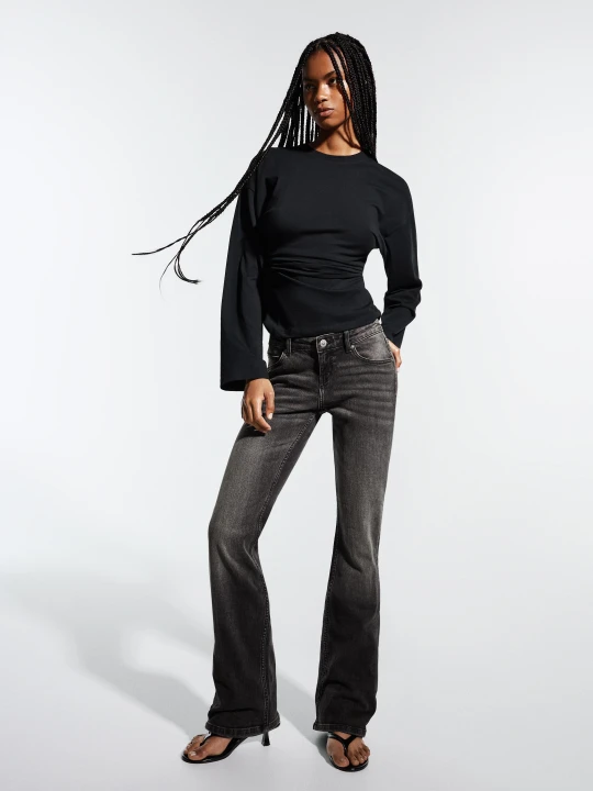 Zdjęcie produktu Bershka Jeansy O Kroju Bootcut Slim Z Niskim Stanem Kobieta Czarny