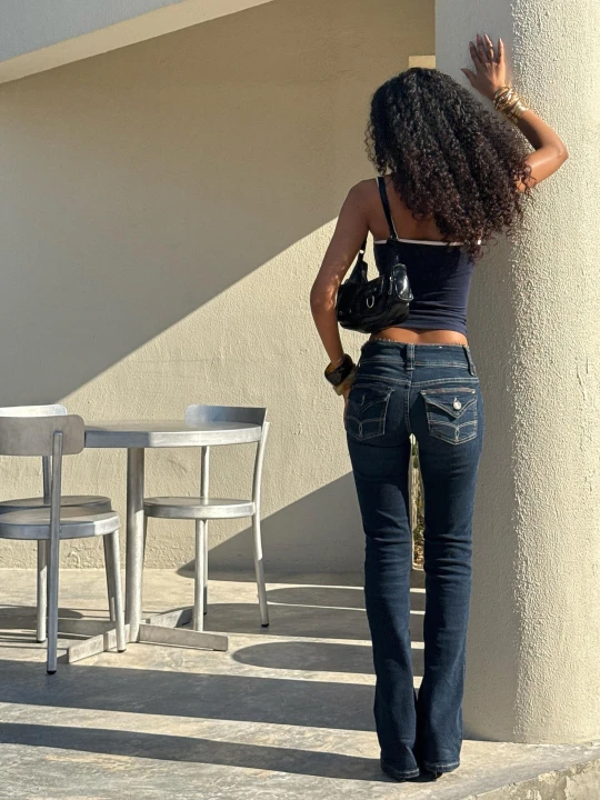 Zdjęcie produktu Bershka Jeansy O Kroju Bootcut Z Niskim Stanem Kobieta Granatowy