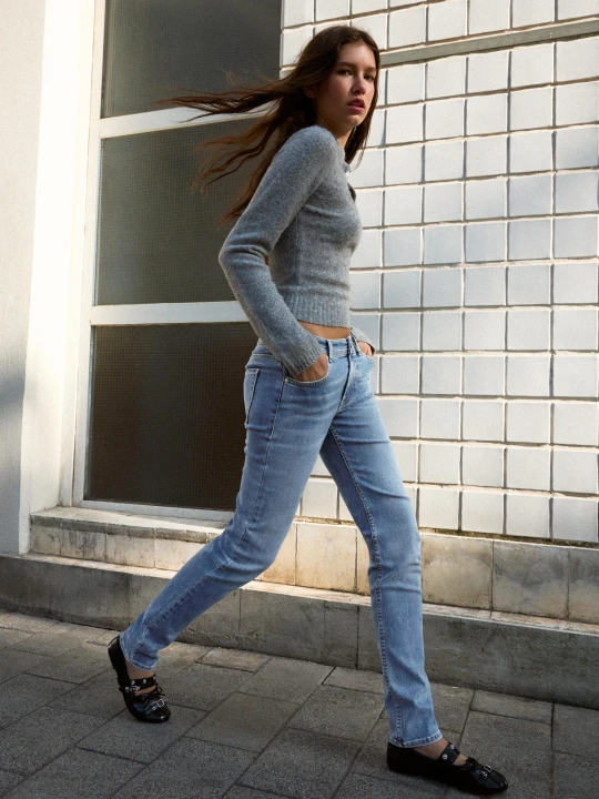 Zdjęcie produktu Bershka Jeansy O Kroju Skinny Z Wysokim Stanem Kobieta Wyblakły Niebieski