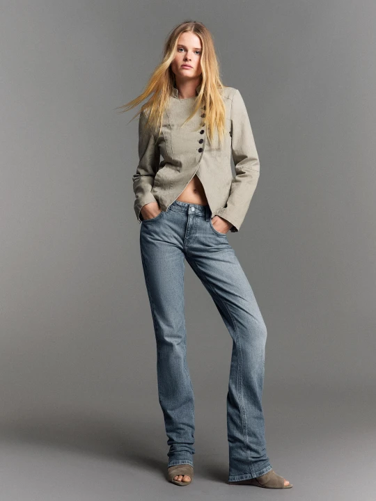 Zdjęcie produktu Bershka Jeansy O Kroju Slim I Niskim Stanie Kobieta Wyblakły Niebieski
