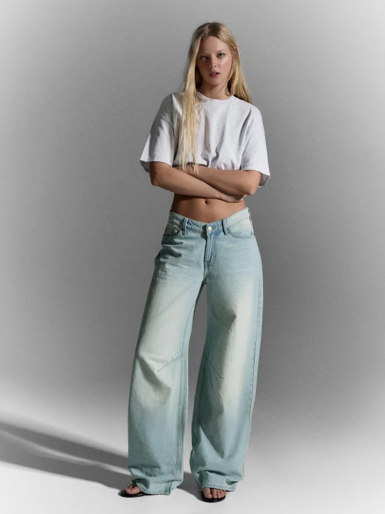 Zdjęcie produktu Bershka Jeansy O Kroju Slouchy Z Niskim Stanem Kobieta Jasnoniebieski
