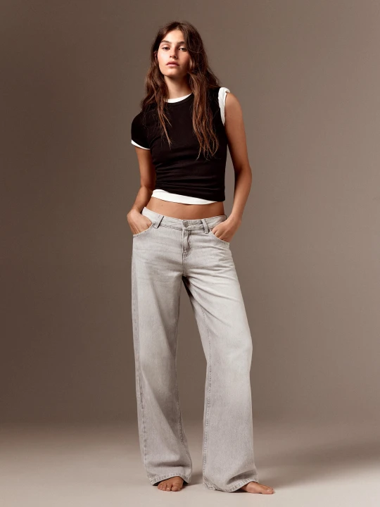 Zdjęcie produktu Bershka Jeansy O Kroju Straight Z Niskim Stanem Kobieta Szary
