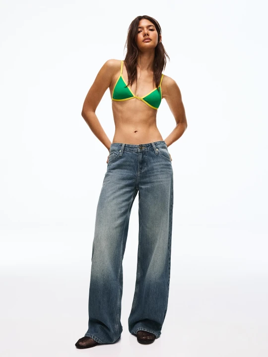 Zdjęcie produktu Bershka Jeansy O Kroju Straight Z Niskim Stanem Kobieta Wyblakły Niebieski