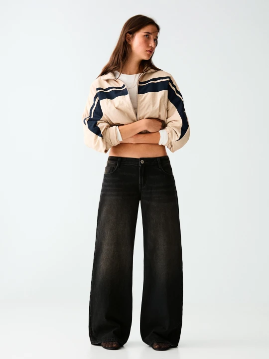 Zdjęcie produktu Bershka Jeansy O Kroju Wide Z Niskim Stanem Kobieta Czarny