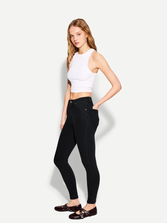 Zdjęcie produktu Bershka Jeansy Skinny Z Bardzo Wysokim Stanem Kobieta Czarny