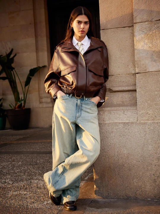Zdjęcie produktu Bershka Jeansy Super Wide Leg Z Niskim Stanem Kobieta Wyblakły Niebieski