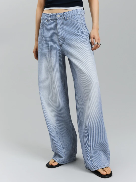 Zdjęcie produktu Bershka Jeansy Super Wide Leg Z Niskim Stanem W Paski Kobieta Niebieski