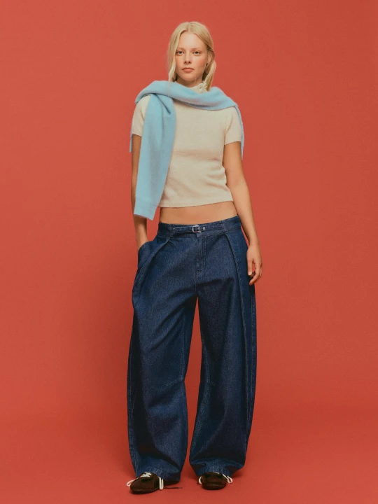Zdjęcie produktu Bershka Jeansy Typu Twisted Z Zakładkami Kobieta Niebieski