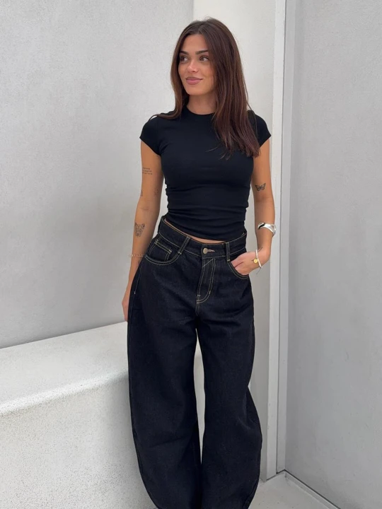 Zdjęcie produktu Bershka Jeansy Wide Leg O Kroju Barrel Z Wysokim Stanem Kobieta Czarny