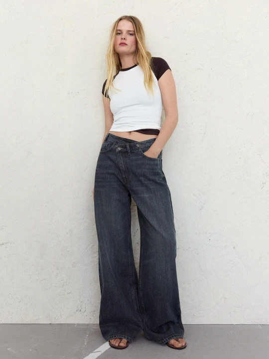 Zdjęcie produktu Bershka Jeansy Wide Leg Z Krzyżowanym Pasem Kobieta Niebieski