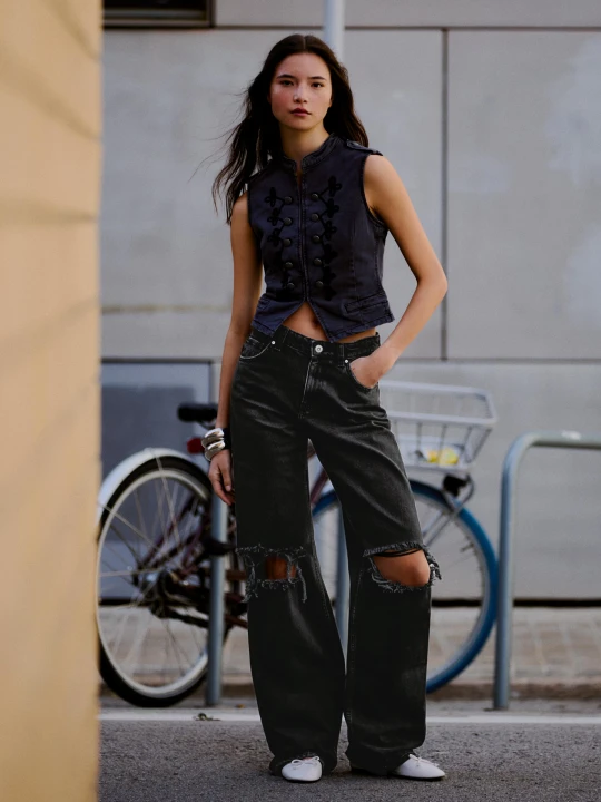 Zdjęcie produktu Bershka Jeansy Wide Leg Z Wysokim Stanem I Przetarciami Kobieta Czarny