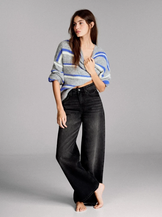 Zdjęcie produktu Bershka Jeansy Wide Z Wysokim Stanem Kobieta Czarny
