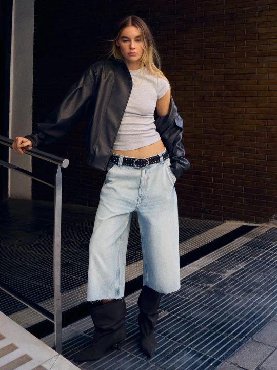 Zdjęcie produktu Bershka Jortsy O Kroju Skater Z Denimu Kobieta Wyblakły Niebieski