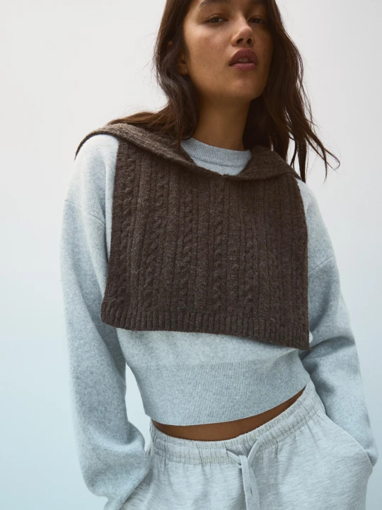 Zdjęcie produktu Bershka Kamizelka Dzianinowa Z Kapturem I Warkoczami Kobieta Brązowy