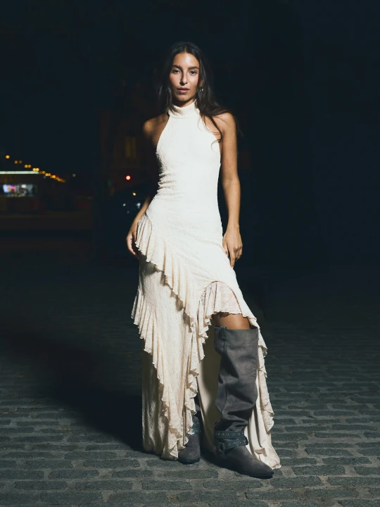 Zdjęcie produktu Bershka Koronkowa Sukienka Midi Typu Halter Kobieta Kremowy