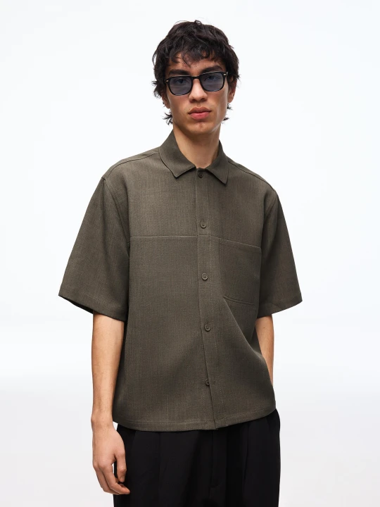Zdjęcie produktu Bershka Koszula Boxy Tailoring Z Krótkim Rękawem Mężczyzna Khaki
