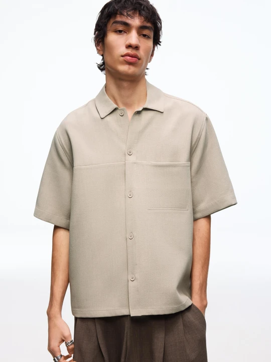 Zdjęcie produktu Bershka Koszula Boxy Tailoring Z Krótkim Rękawem Mężczyzna Popielaty