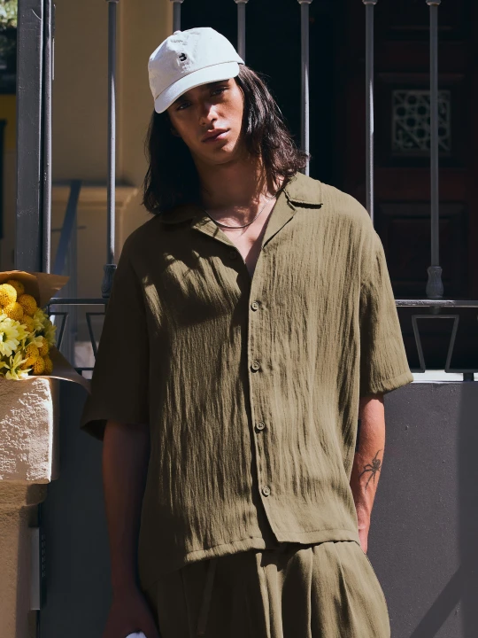 Zdjęcie produktu Bershka Koszula Z Krótkim Rękawem W Stylu Rustykalnym Mężczyzna Khaki
