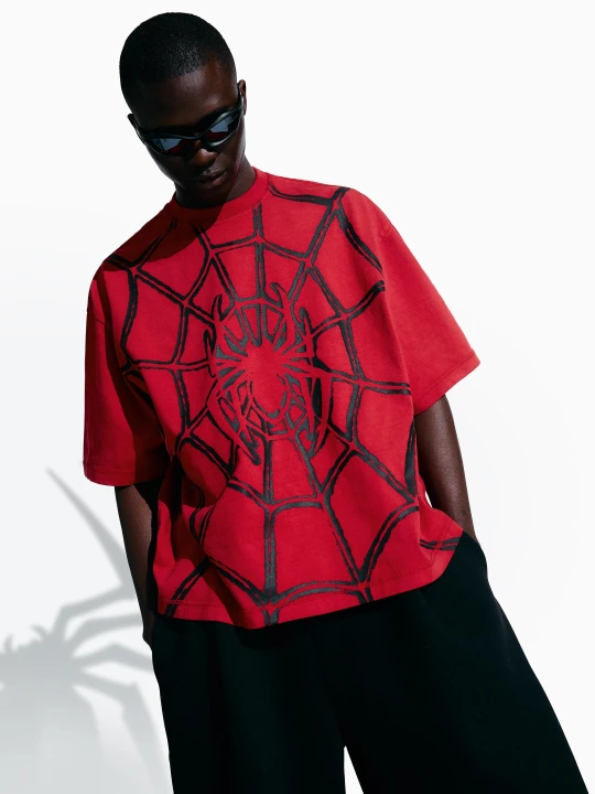 Zdjęcie produktu Bershka Koszulka Boxy Fit Spider-Man Mężczyzna Czerwony